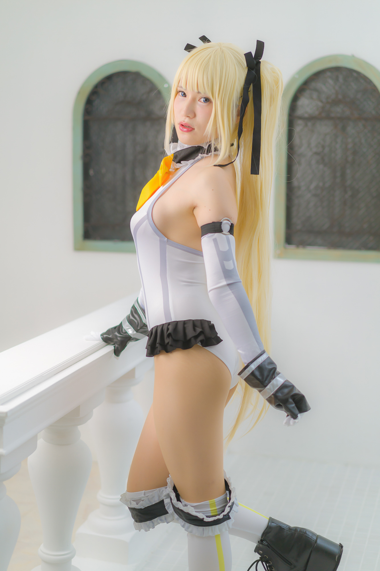 金发萝莉玛丽萝丝的贫乳紧身衣COSPLAY