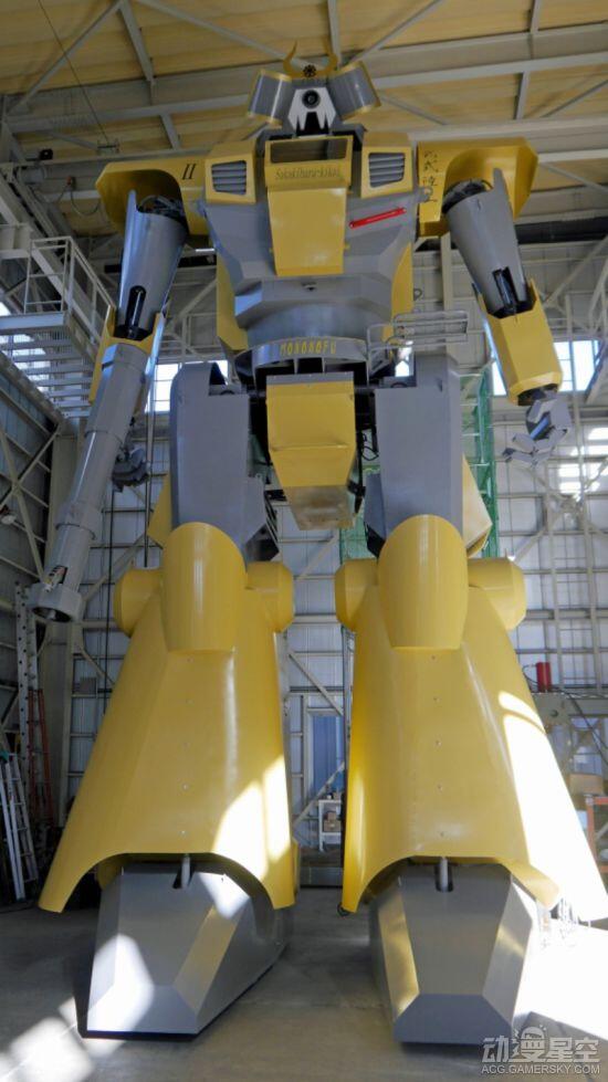 日本推出1：1可动高达机器人 可搭乘真人操控行动