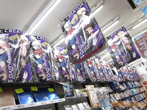 広江礼威原作的春动画「Re：CREATORS」周末休息日间限定的海报宣传活动