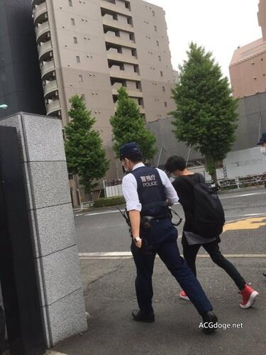 严打黄牛，一男性伪造身份证件试图进入乃木坂 46 Live被警方逮捕